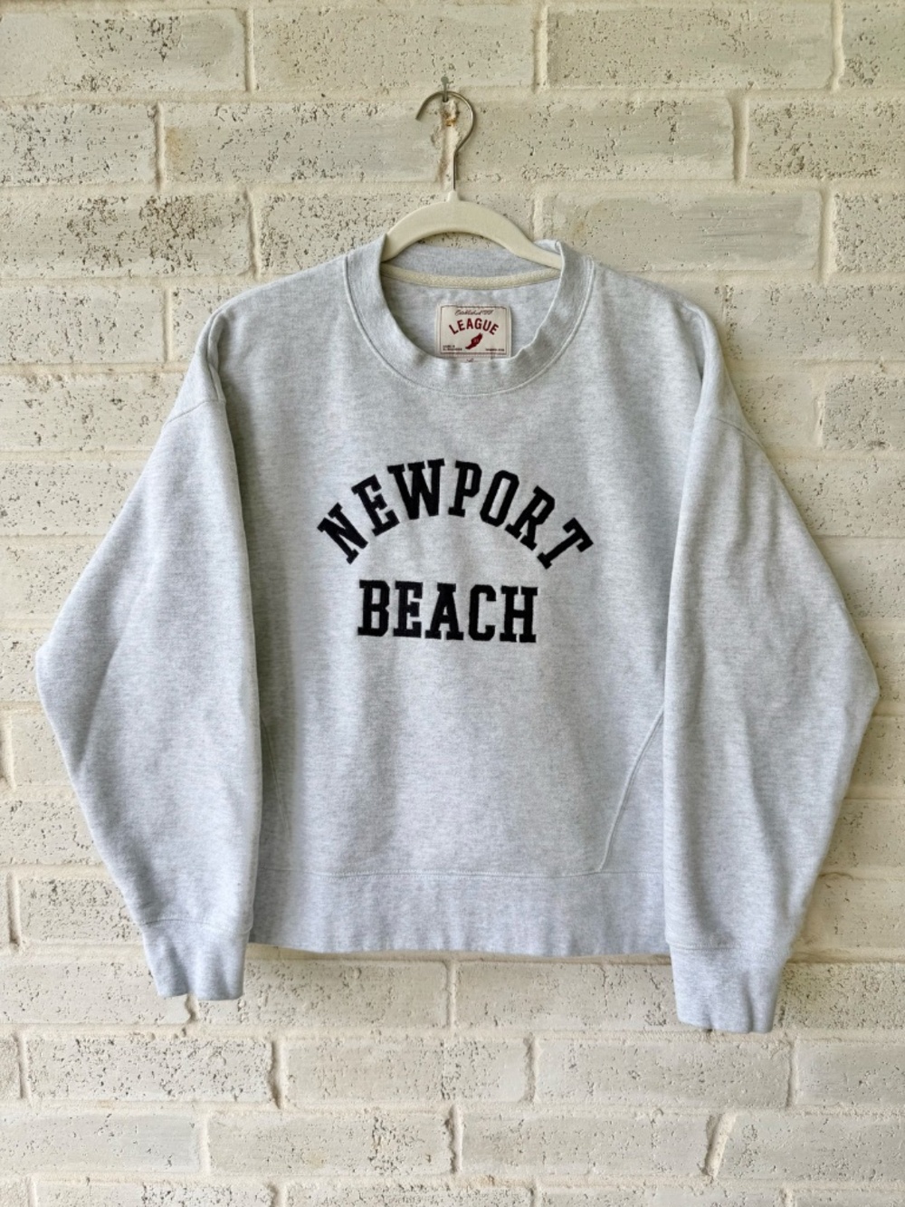 Newport Beach Crewneck Sweatshirt Size Large in Gray